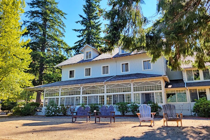 Lake Crescent Lodge