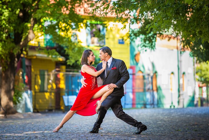 Tango dancers in Buenos Aires