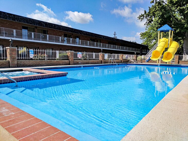 Photo Source: South Shore Inn