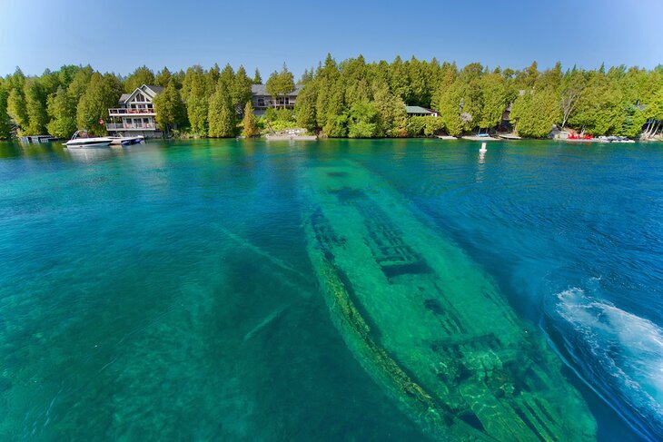 Shipwreck in Fathom Five National Marine Park