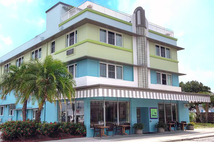 Photo Source: Palm Pavilion Inn