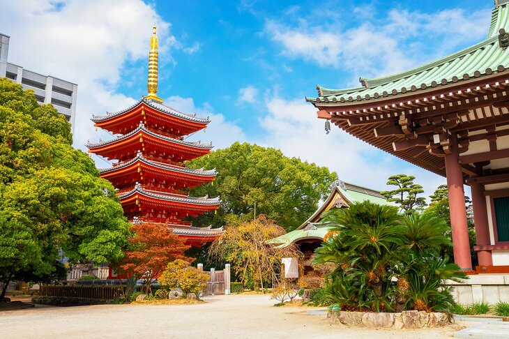 Tochoji Temple, Fukuoka, Japan