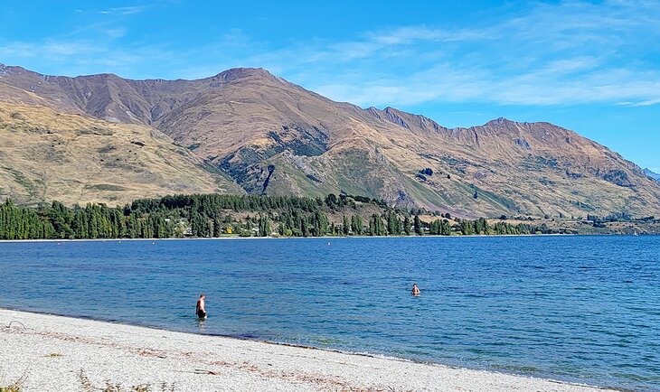 Waterfront in Wanaka