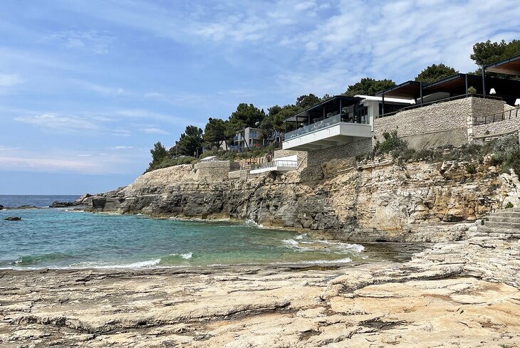 Restaurant overlooking Lighthouse Beach