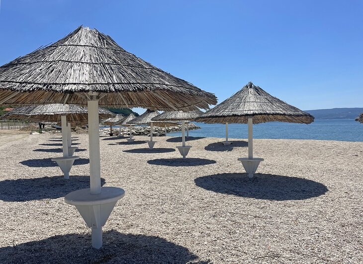 Beach shades on Kupalište Podstrana