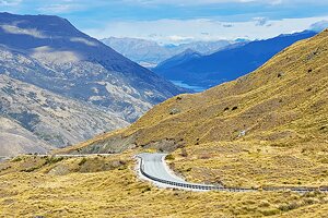 From Queenstown to Wanaka: 4 Best Ways to Get There