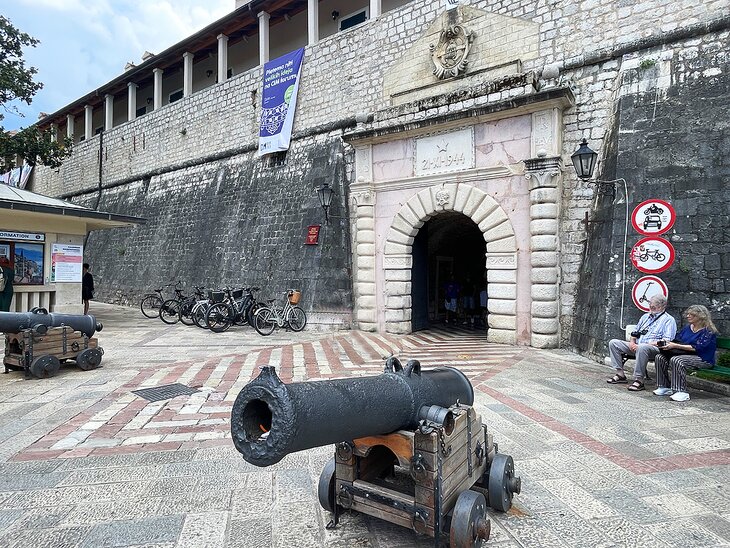 Sea Gate and Cannon