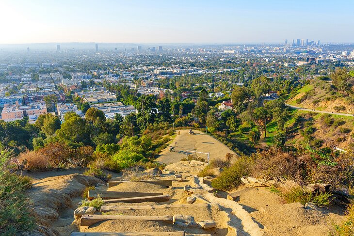A trail in Runyon Canyon Park 