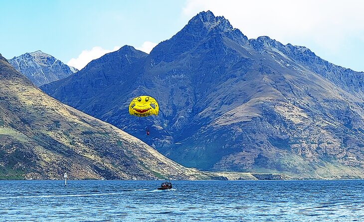 Parasailing in Queenstown