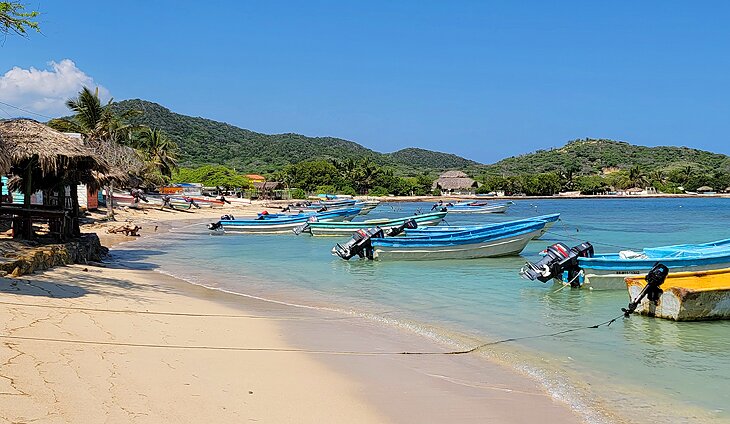 Boats on the shore in front of Buen Hombre