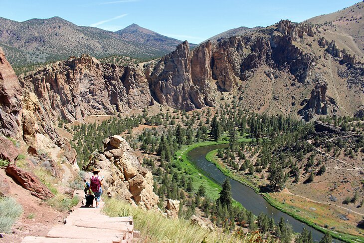 Hikers on Misery Ridge in Smith Rock State Park